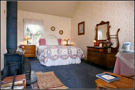 Seabreeze, a cottage in Mendocino at Dennen�s Victorian Farmhouse, a Mendocino b&b