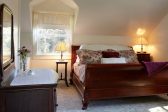 Mendocino County Lodging - Mendocino Suite bed