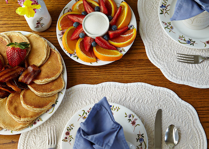 Breakfast at Dennen's Victorian Farmhouse