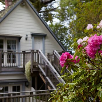 Places to Stay in Mendocino - Dennen's Victorian Farmhouse exterior