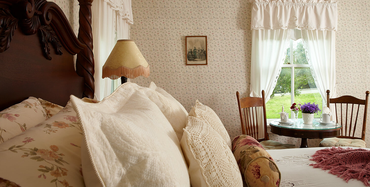 Mendocino Bed and Breakfast - Creekside Room
