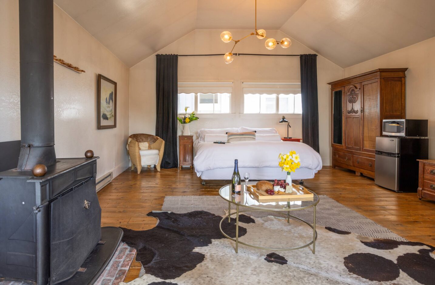  Carriage Room